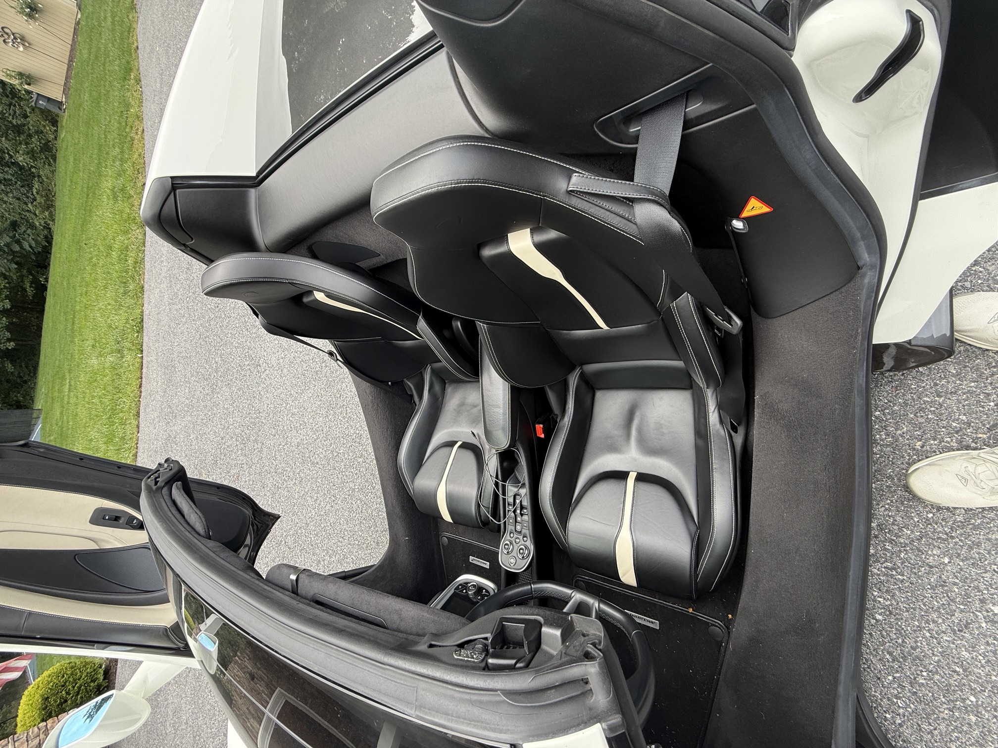 Used 2019 McLaren 570S Spider RWD image 5