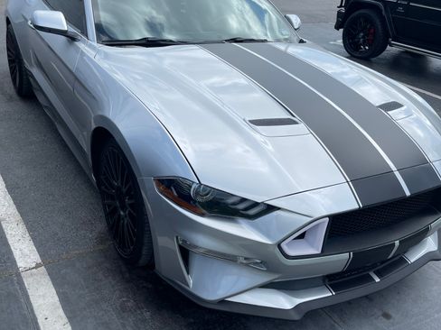 Used 2019 Ford Mustang Premium image 9