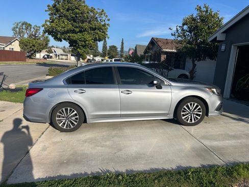 Used 2019 Subaru Legacy 2.5i Premium image 2
