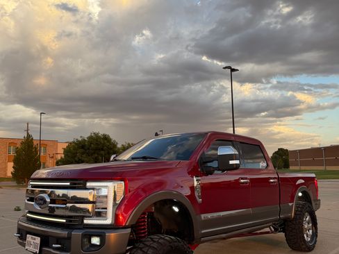 Used 2019 Ford F250 King Ranch w/ King Ranch Ultimate Package AWD/4WD image 6