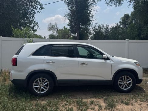 Used 2015 Kia Sorento LX FWD image 1