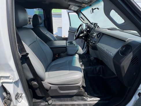 Used 2012 Ford F450 XL w/ Low Deflection Pkg image 9