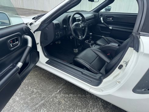 Used 2002 Toyota MR2 RWD image 2