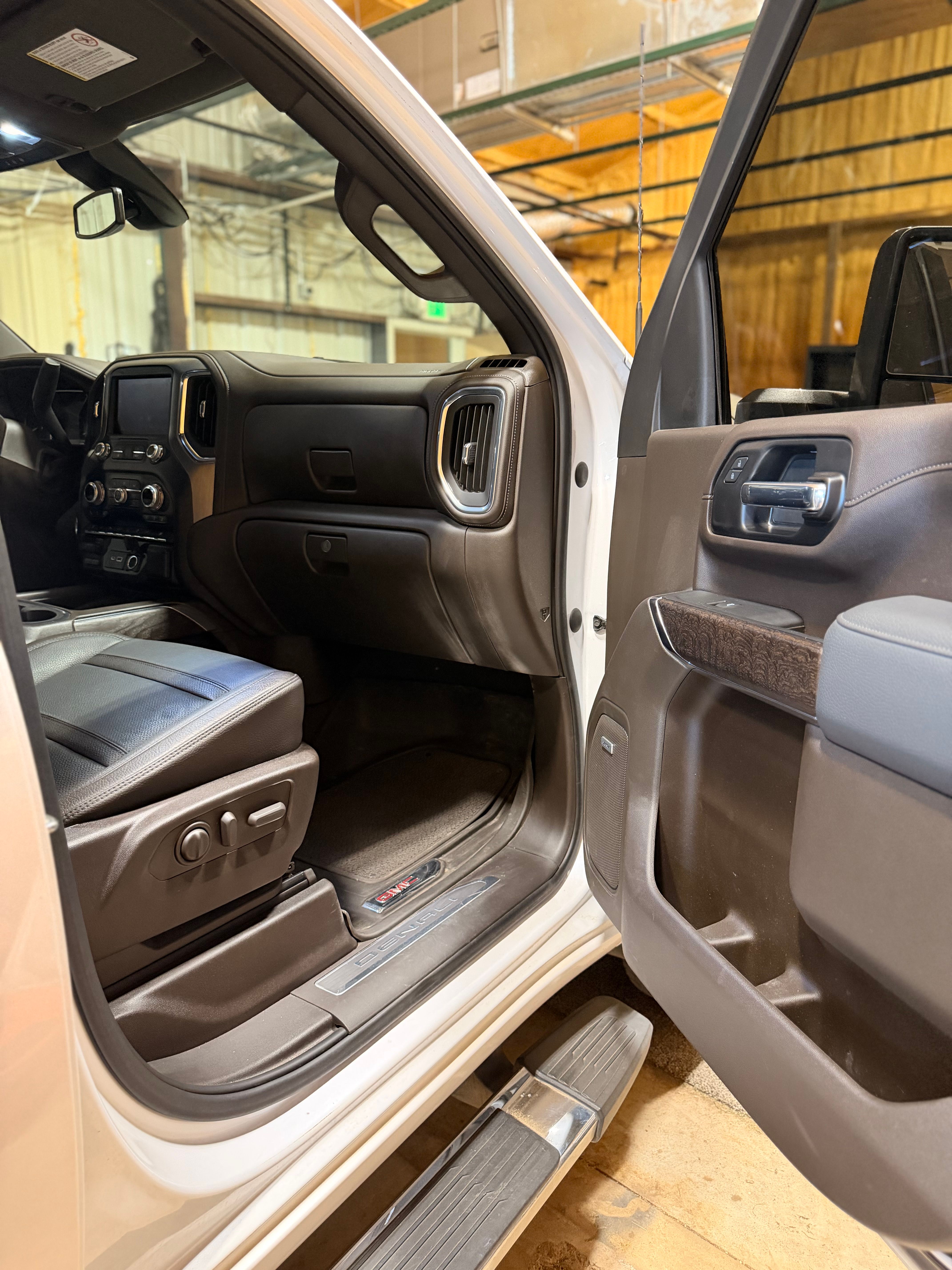 Used 2022 GMC Sierra 3500 Denali AWD/4WD image 18