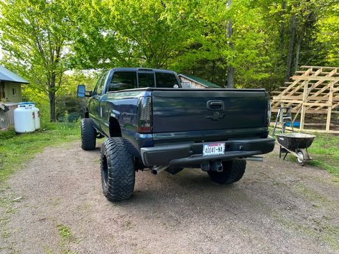 Used 2005 Chevrolet Silverado 3500 LS w/ Skid Plate Package image 6