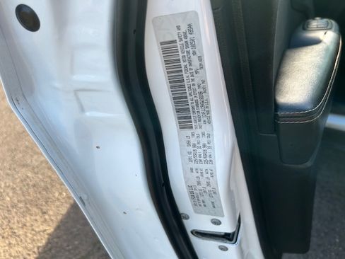 Used 2016 Jeep Cherokee Latitude image 16