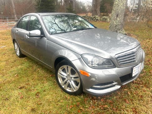 Used 2013 Mercedes-Benz C 300 4MATIC Sedan image 1