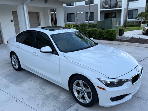 Used 2014 BMW 320i Sedan RWD image 10
