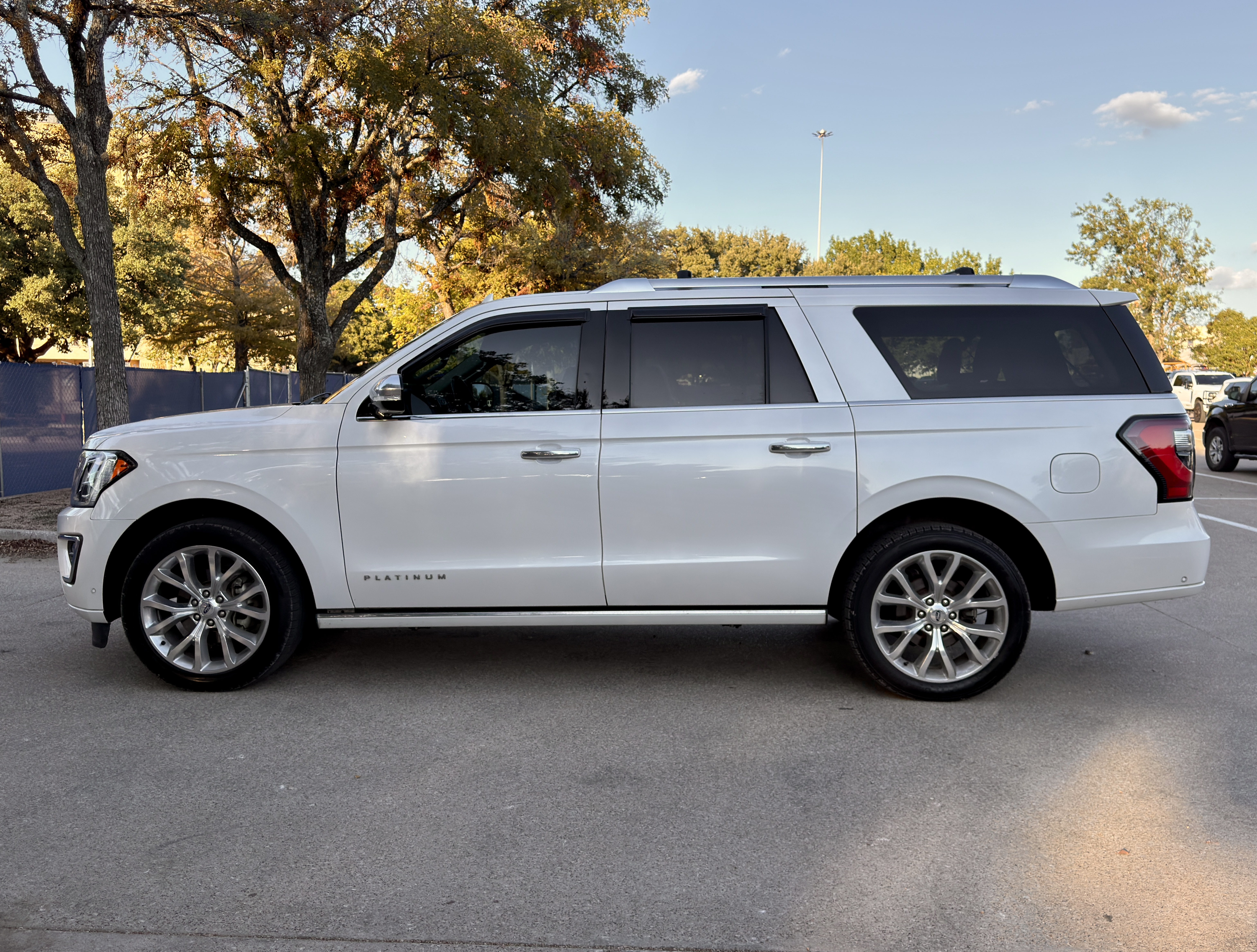 Used 2019 Ford Expedition Max Platinum AWD/4WD image 4
