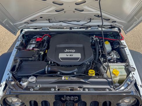 Used 2017 Jeep Wrangler Unlimited Sport AWD/4WD image 12