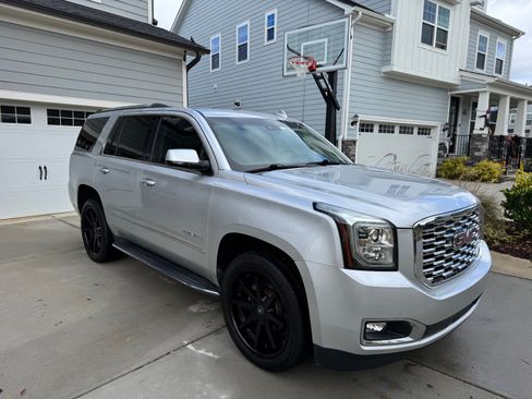 Used 2019 GMC Yukon Denali image 20