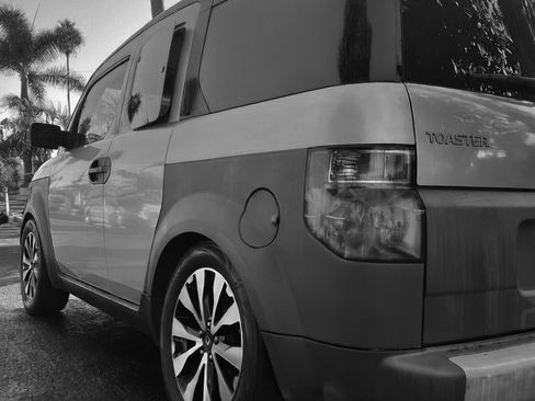 Used 2004 Honda Element EX image 7