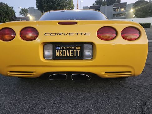 Used 2000 Chevrolet Corvette Coupe w/ Memory Pkg image 6