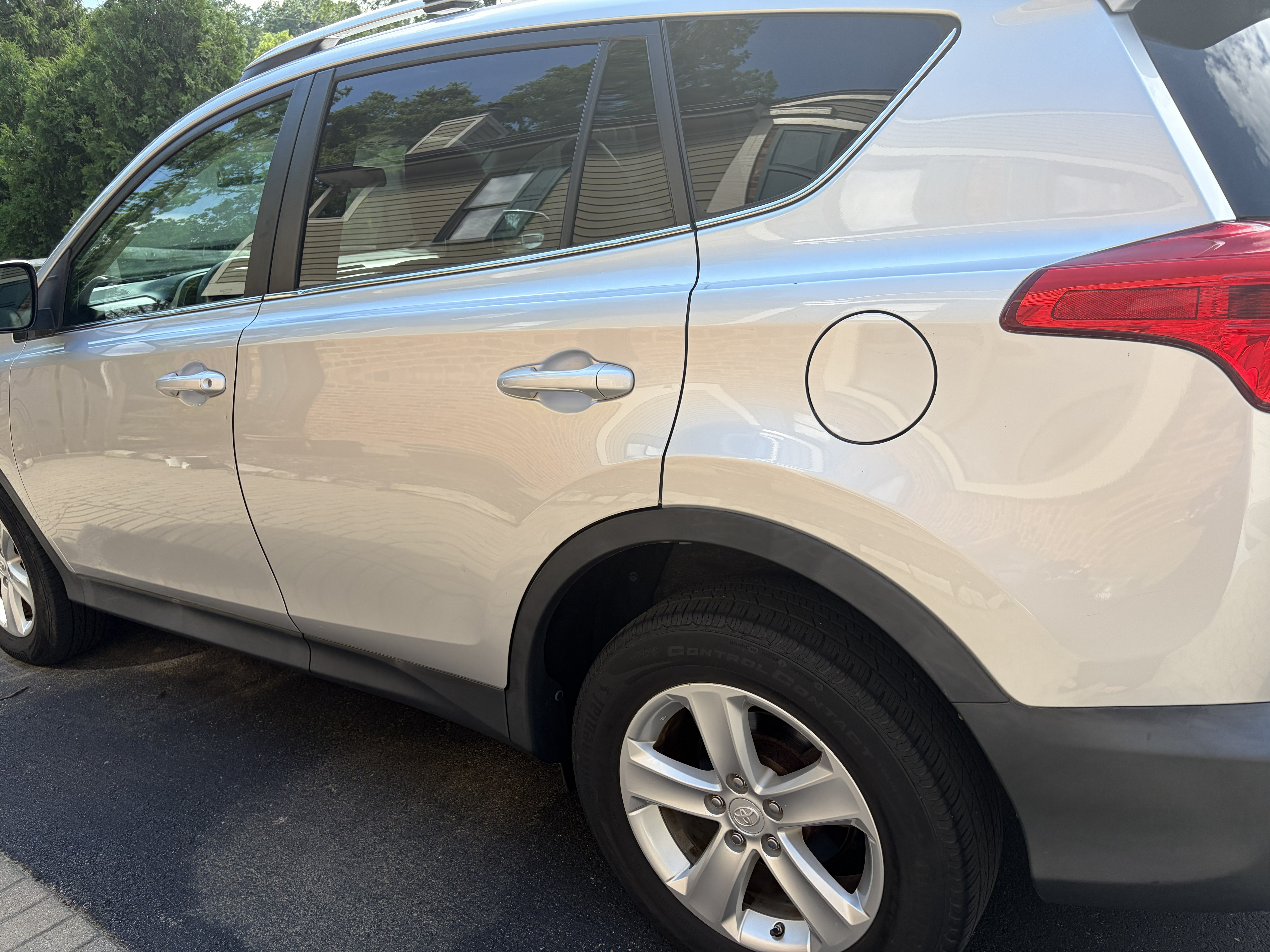 Used 2014 Toyota RAV4 XLE FWD image 5