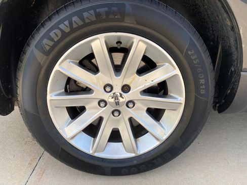 Used 2015 Lincoln MKT AWD image 15