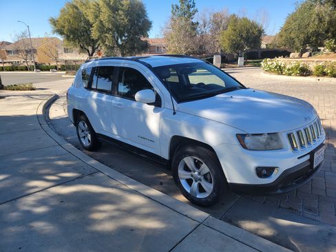 Used 2015 Jeep Compass High Altitude image 9