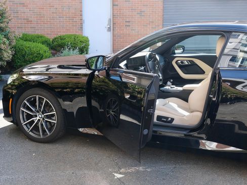Used 2023 BMW 230i Coupe w/ Premium Package RWD image 19