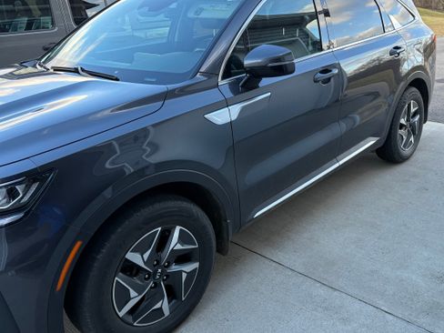 Used 2021 Kia Sorento S image 5