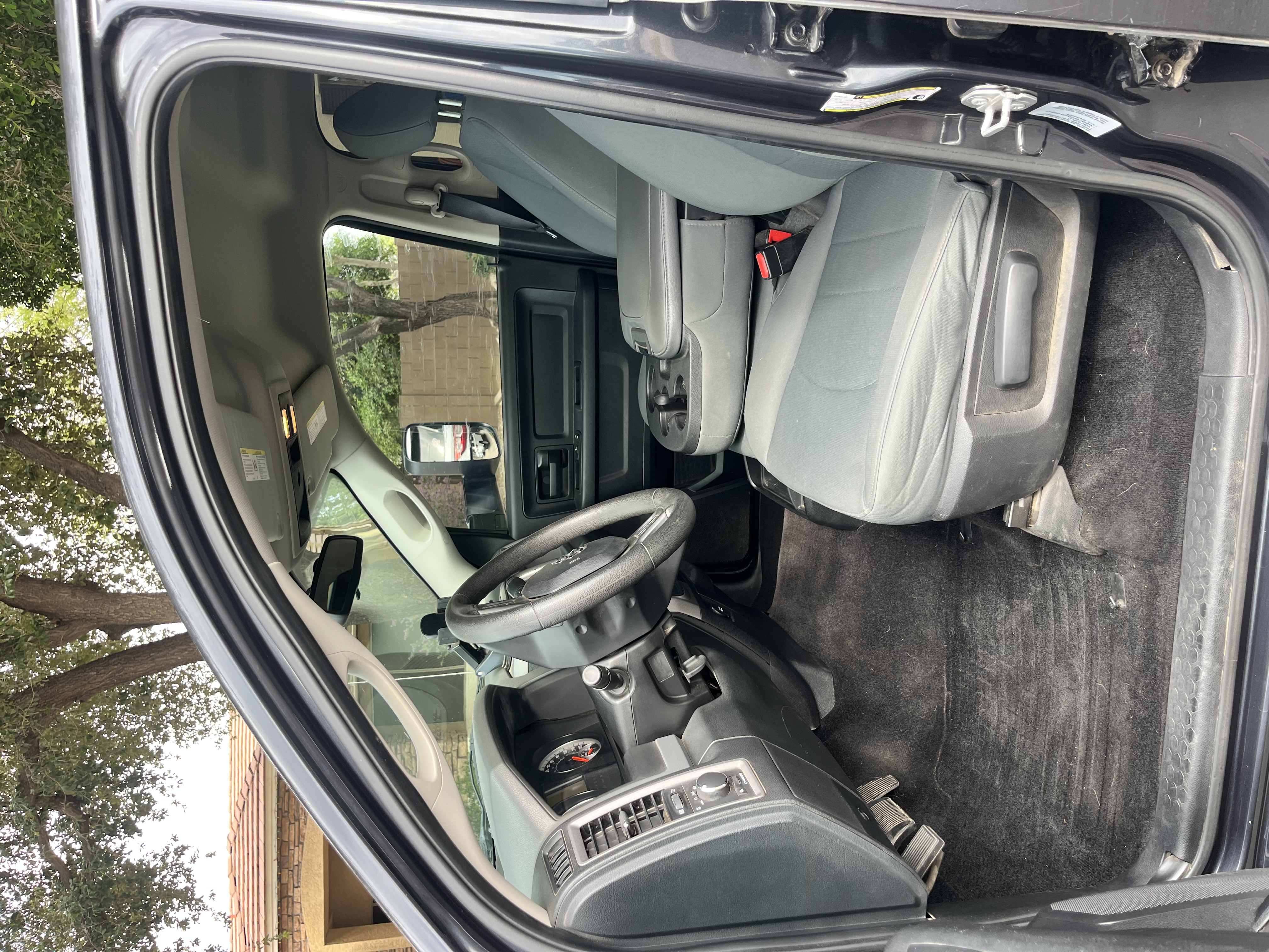 Used 2016 RAM 2500 Tradesman w/ Chrome Appearance Group AWD/4WD image 6