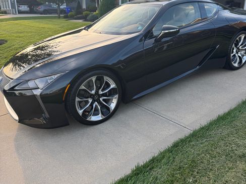 Used 2018 Lexus LC 500 Coupe w/ Sport Package RWD image 16