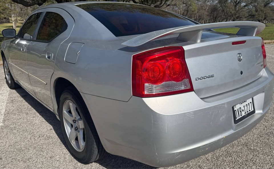 Used 2010 Dodge Charger SXT RWD image 22