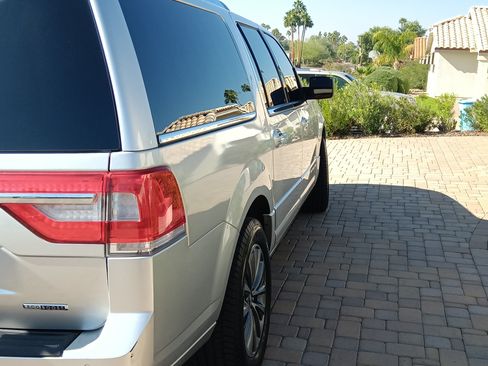 Used 2016 Lincoln Navigator L Select image 8
