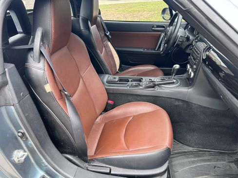 Used 2013 MAZDA MX-5 Miata Grand Touring w/ Premium Pkg image 11