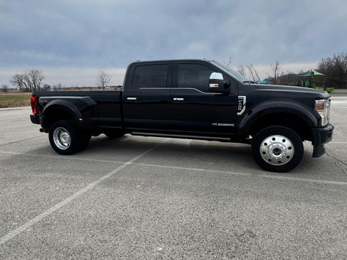 Used 2021 Ford F450 Platinum w/ Snow Plow Prep Package image 19