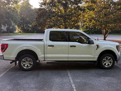 Used 2023 Ford F150 XLT w/ Equipment Group 301A Mid RWD image 5