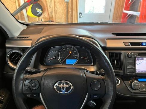 Used 2014 Toyota RAV4 Limited w/ Technology Package AWD/4WD image 6