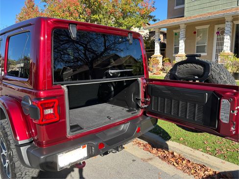 Used 2021 Jeep Wrangler Unlimited Rubicon AWD/4WD image 8