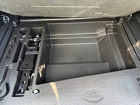 Used 2026 Land Rover Defender 110 S image 30