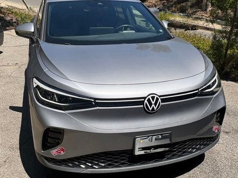 Used 2023 Volkswagen ID.4 2WD image 1