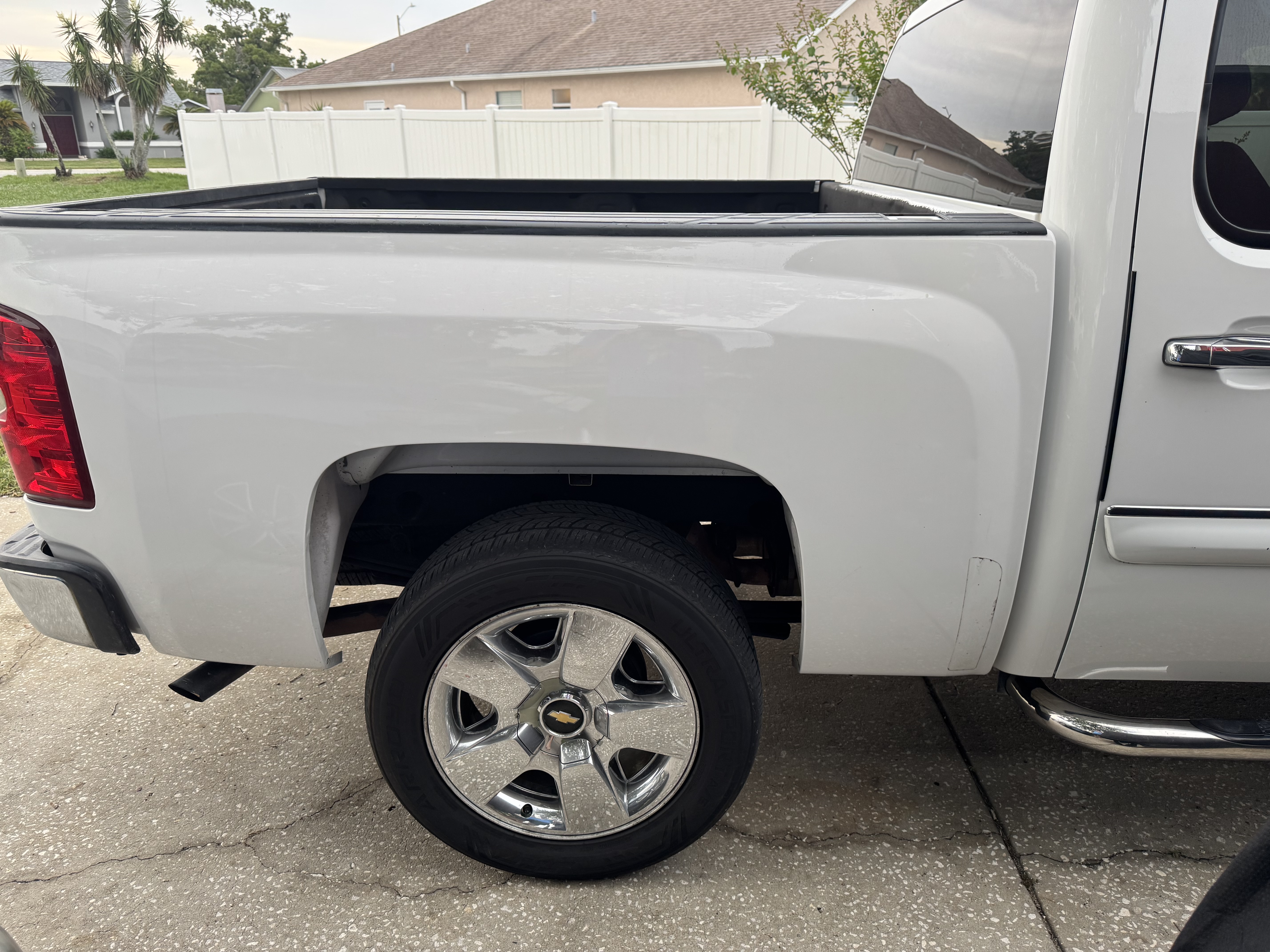 Used 2010 Chevrolet Silverado 1500 LT w/ Texas Edition RWD image 5