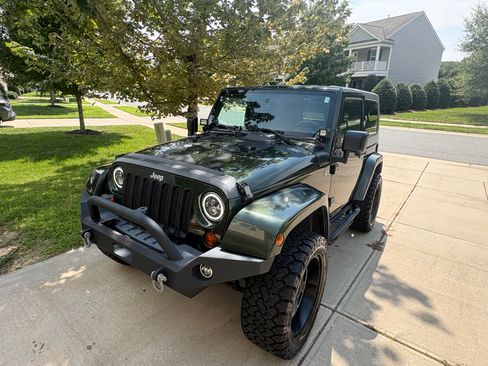 Used 2010 Jeep Wrangler Sahara AWD/4WD image 2