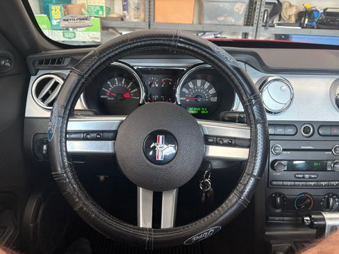 Used 2009 Ford Mustang Coupe image 9