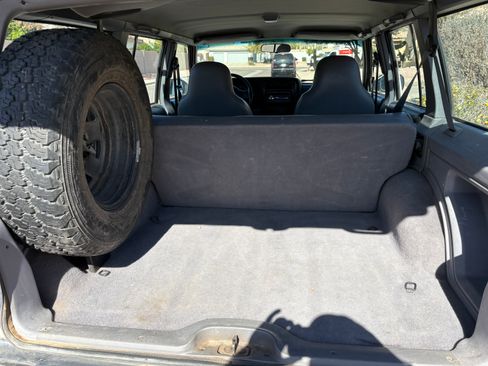 Used 1997 Jeep Cherokee SE image 12