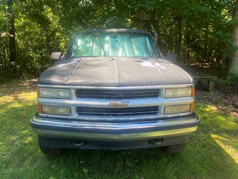 Used 1999 Chevrolet Tahoe 4WD w/ Skid Plate Pkg image 6