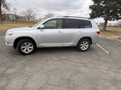 Used 2010 Toyota Highlander 4WD image 4