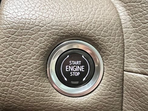 Used 2021 GMC Yukon Denali w/ Advanced Technology Package AWD/4WD image 20