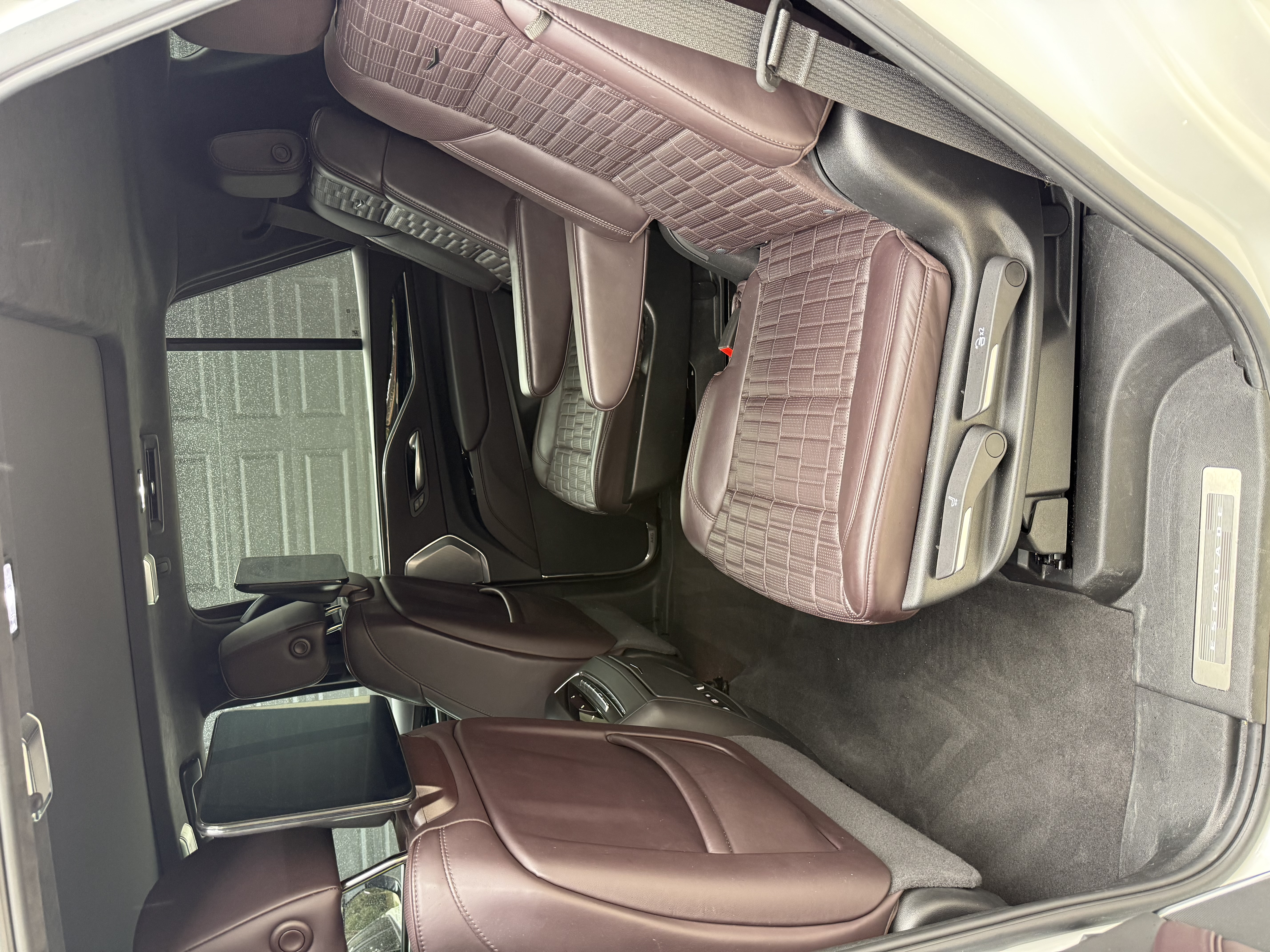 Used 2024 Cadillac Escalade Sport Platinum w/ LPO, ONYX Package AWD/4WD image 16