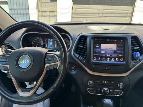 Used 2016 Jeep Cherokee Latitude w/ Comfort & Convenience Group image 20