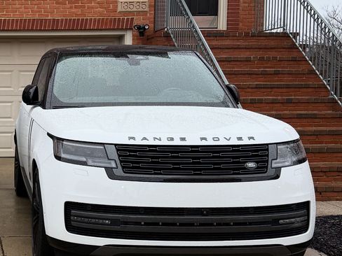 Used 2025 Land Rover Range Rover SE image 6