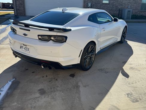 Used 2021 Chevrolet Camaro ZL1 image 8