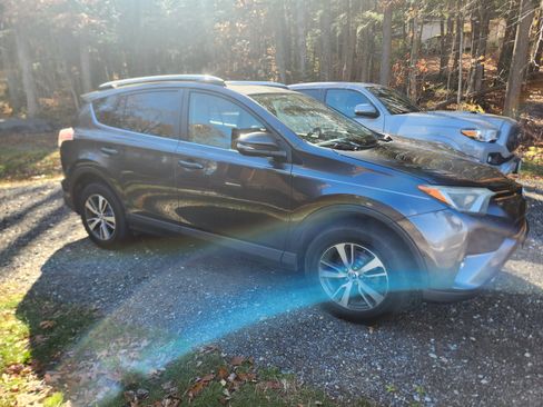 Used 2016 Toyota RAV4 XLE image 17