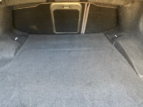 Used 2015 Jaguar XF Premium image 16