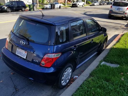 Used 2006 Scion xA FWD image 4