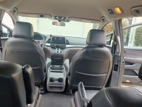 Used 2018 Honda Odyssey EX image 15