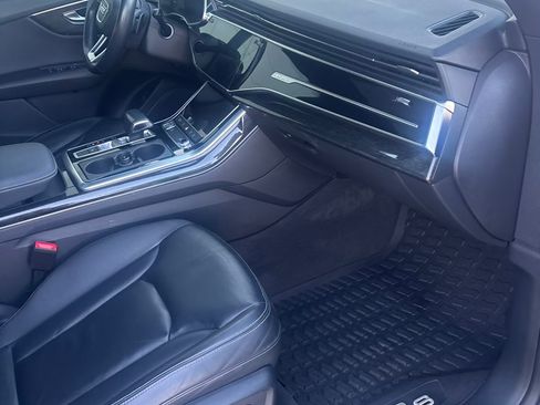 Used 2019 Audi Q8 Premium w/ Convenience Package image 9