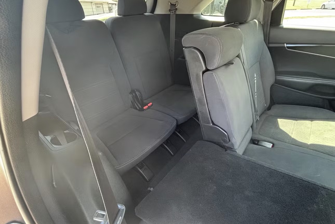 Used 2017 Kia Sorento AWD image 16
